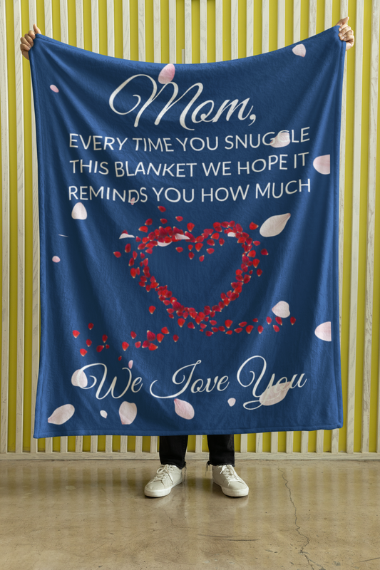 navy blue premium black sherpa blanket featuring a loving message for mom with a rose petal heart design, available in two sizes for ultimate comfort.